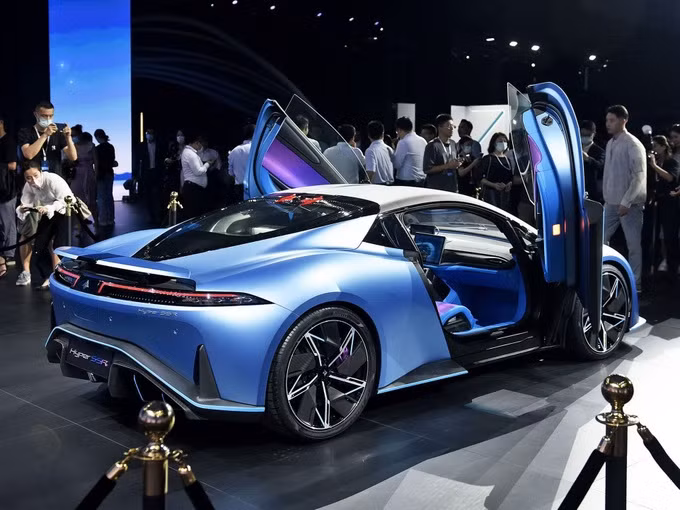 Ô tô điện Trung Quốc có công suất lớn hơn cả siêu xe Bugatti Veyron