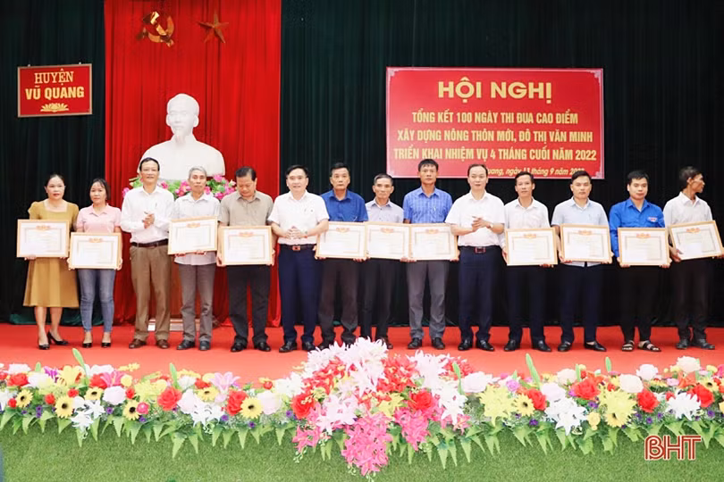 Vũ Quang thực hiện gần 4.000 công trình xây dựng nông thôn mới