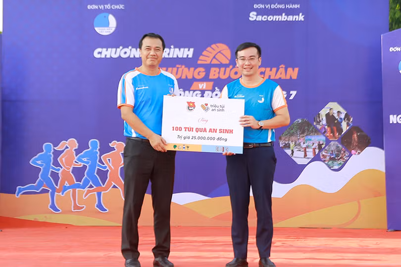 Gần 3.000 ĐVTN Hà Tĩnh tham gia chương trình Những bước chân vì cộng đồng”
