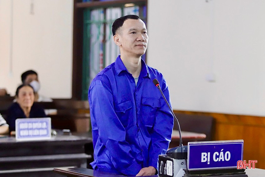 Bị cáo Nguyễn Viết Hải bị TAND tỉnh đưa ra xét xử về tội “Giết người”.