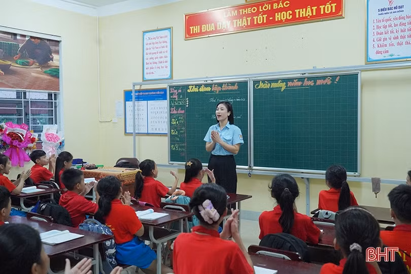Cô tổng phụ trách đội giàu nhiệt huyết và sáng tạo