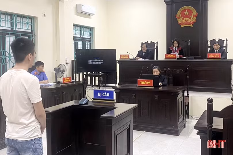 Thuê xe tự lái đi cầm cố, lĩnh 8 năm tù