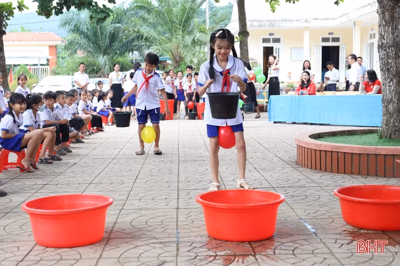 Học sinh Hương Sơn với trường học an toàn trước thiên tai