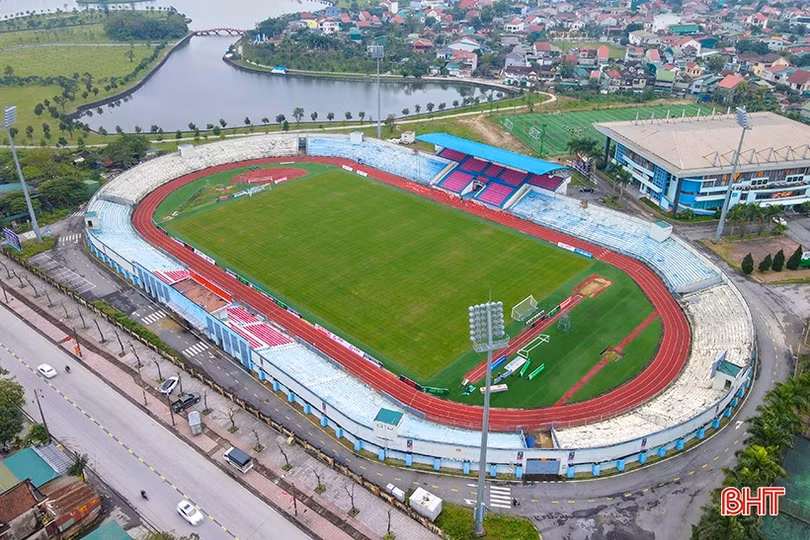 Sân Hà Tĩnh sẵn sàng cho trận derby xứ Nghệ