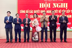 Các địa phương Hà Tĩnh công bố quyết định về tổ chức bộ máy, bổ nhiệm cán bộ