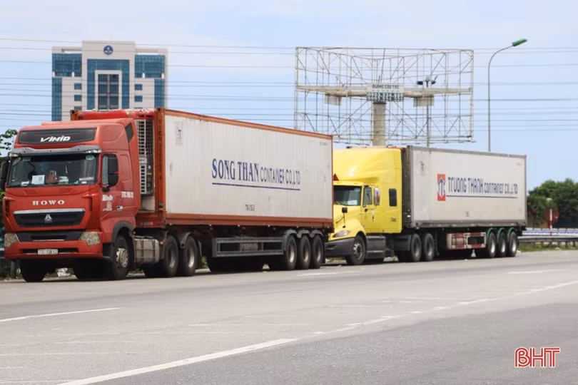 Cảnh báo nguy cơ lây nhiễm COVID-19 từ lái xe container, xe tải đường dài đi qua Hà Tĩnh