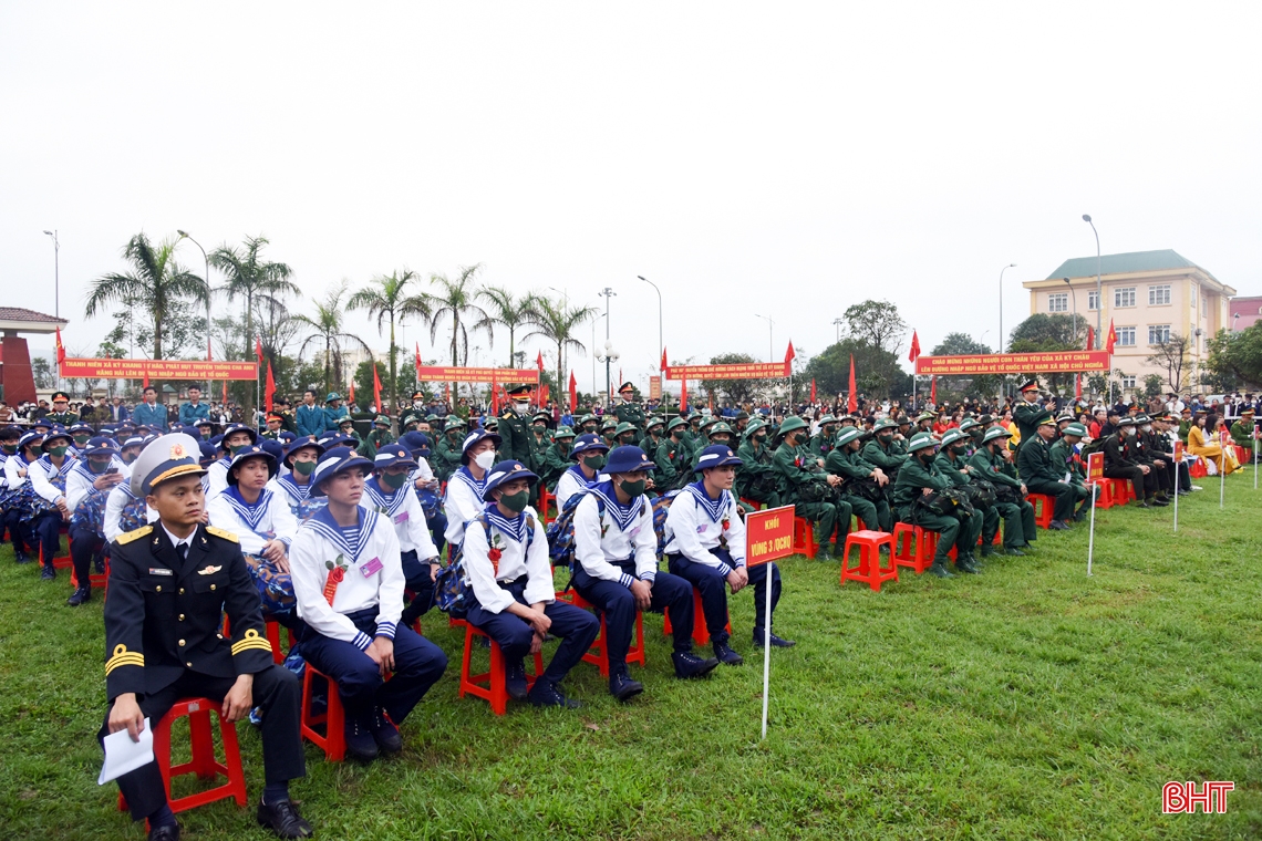Phó Bí thư Thường trực Tỉnh ủy Trần Thế Dũng dự ngày hội tòng quân ở huyện Kỳ Anh