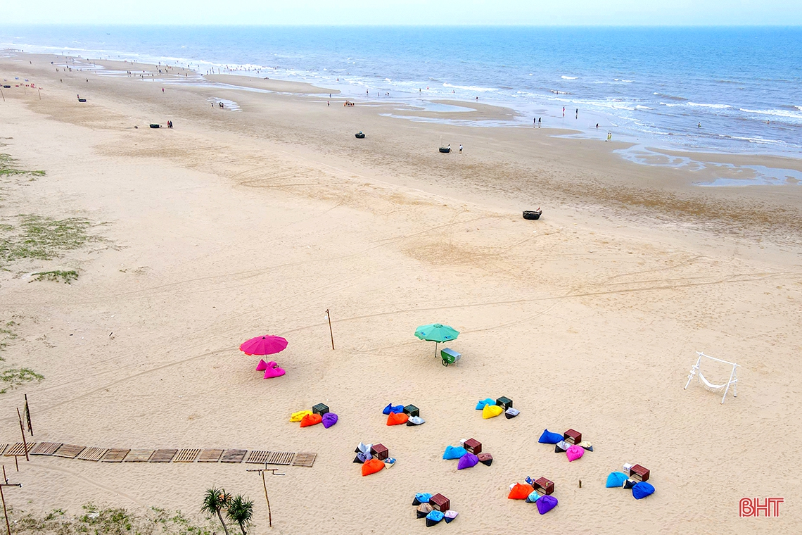 Biển Hà Tĩnh rộn ràng trước ngày chính hội