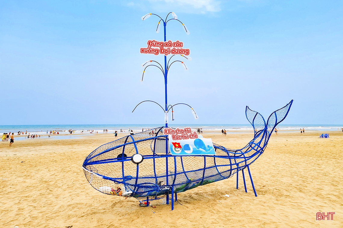 Biển Hà Tĩnh rộn ràng trước ngày chính hội