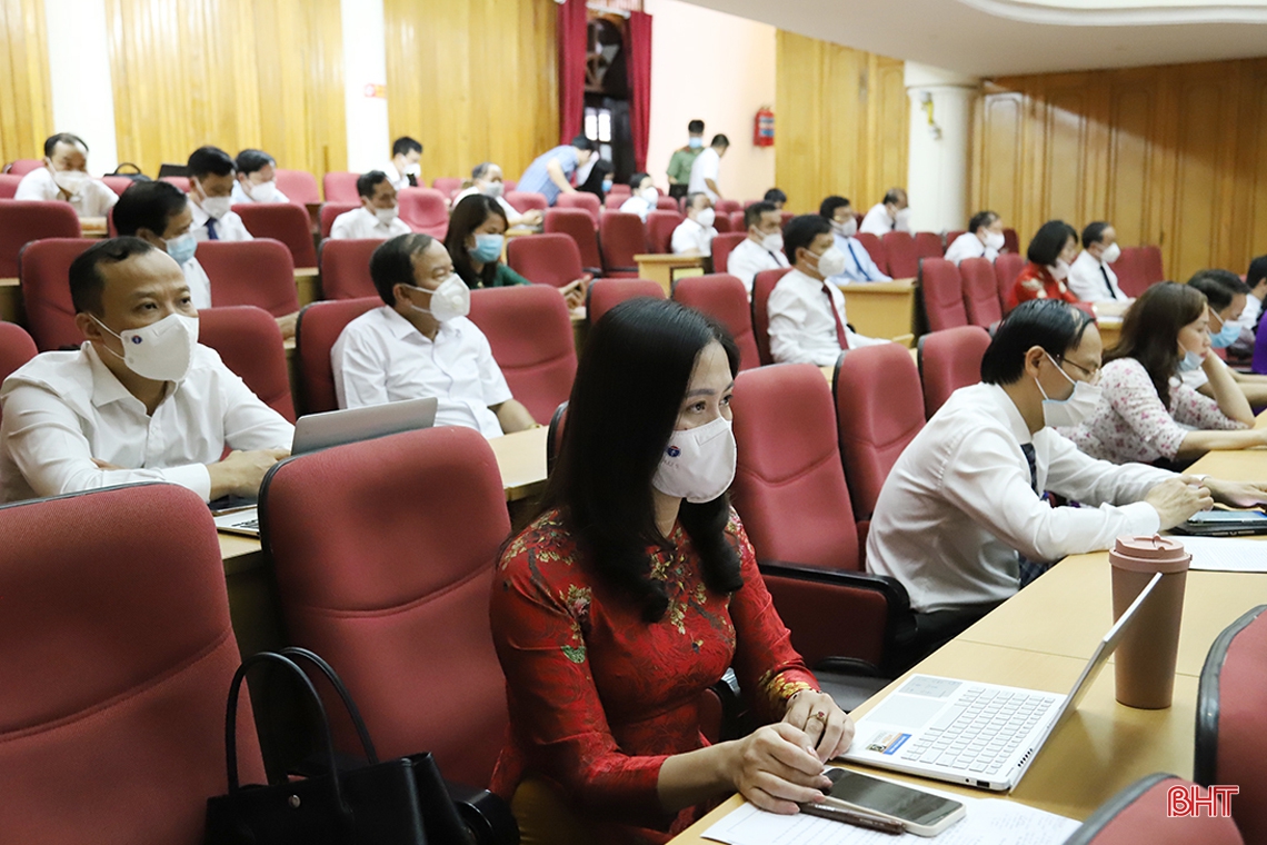 Đại biểu HĐND tỉnh Hà Tĩnh thảo luận nhiệm vụ phát triển kinh tế - xã hội