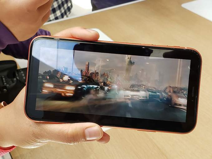 Apple giới thiệu iPhone Xs, Xs Max và Xr giá “rẻ” đều hỗ trợ hai sim