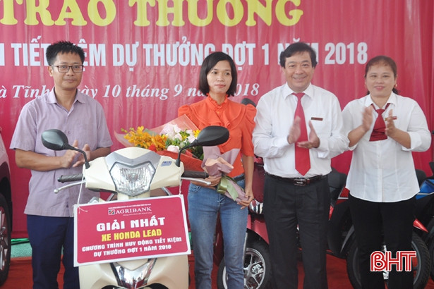 Agribank trao ô tô Tucson trị giá 760 triệu cho khách hàng TP Hà Tĩnh