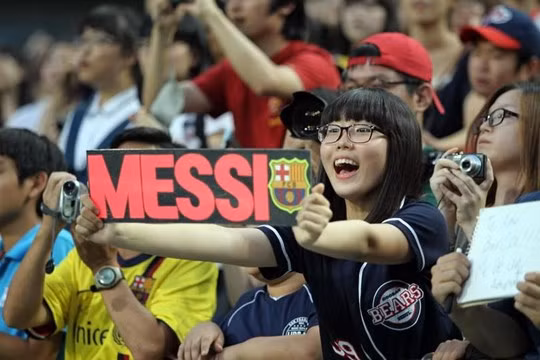 Messi và Ronaldo đang “hơn cả 1 đội bóng”