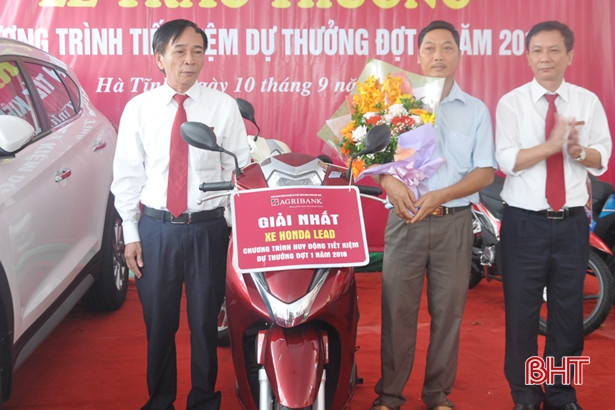 Agribank trao ô tô Tucson trị giá 760 triệu cho khách hàng TP Hà Tĩnh