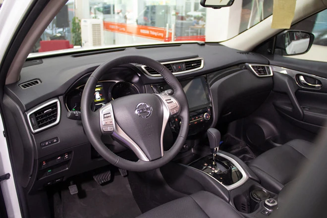 Nissan X-Trail V-Series giá từ 991 triệu đồng - đối thủ Honda CR-V