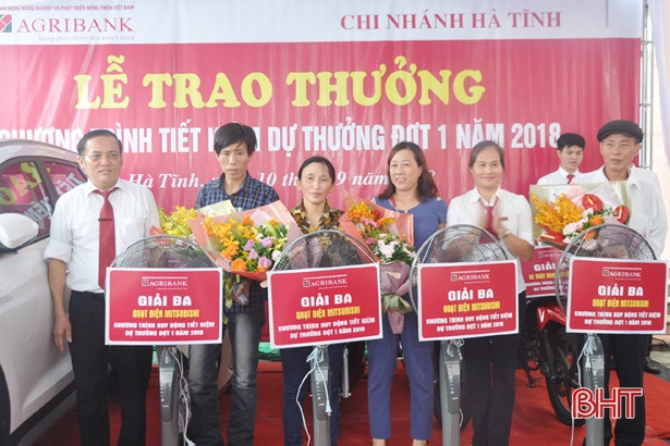 Agribank trao ô tô Tucson trị giá 760 triệu cho khách hàng TP Hà Tĩnh