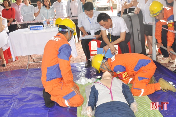 Phân xưởng Thí nghiệm điện vô địch Hội thi An toàn vệ sinh viên giỏi 2018