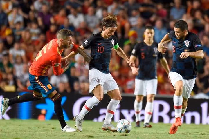 Tây Ban Nha thắng “hủy diệt” nhà Á quân thế giới