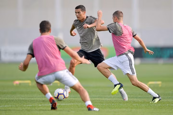 Tập “điên cuồng”, Ronaldo quyết tâm khai hỏa ở Serie A