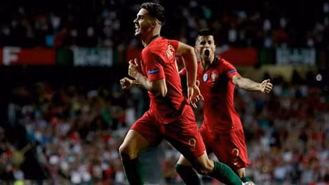 Báo động đỏ đã bật với Ronaldo