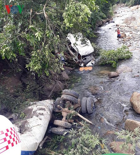 Hiện trường vụ tai nạn giao thông thảm khốc ở Lai Châu làm ít nhất 10 người chết