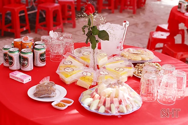 Cặp đôi cán bộ đoàn cưới “Văn minh tiết kiệm”