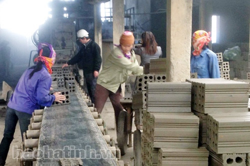 Sôi nổi ra quân lao động sản xuất đầu xuân ở TX Hồng Lĩnh ảnh 1 Sôi nổi ra quân lao động sản xuất đầu xuân ở TX Hồng Lĩnh ảnh 1