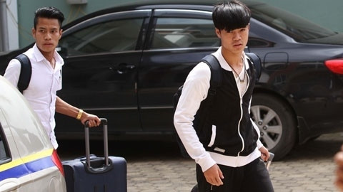 Bộ đôi cầu thủ người Hải Dương là Văn Sơn-Văn Toàn di chuyển bằng taxi đến Hà Nội. Hai cầu thủ này từng chơi rất thành công trong màu áo U19 Việt Nam