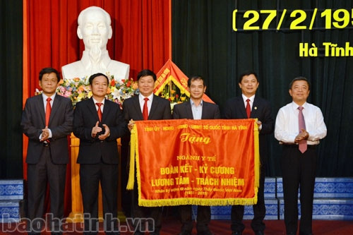 Hà Tĩnh long trọng kỷ niệm 60 năm Ngày Thầy thuốc Việt Nam ảnh 1