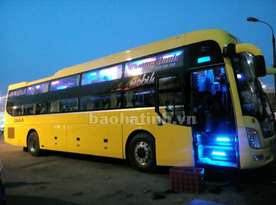 Bắt xe giường nằm 43 chỗ nhồi nhét 65 hành khách ảnh 1