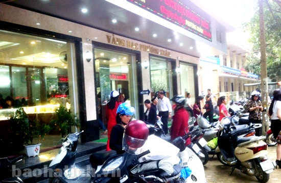 Đổ xô đi mua vàng trong ngày Thần Tài ảnh 2