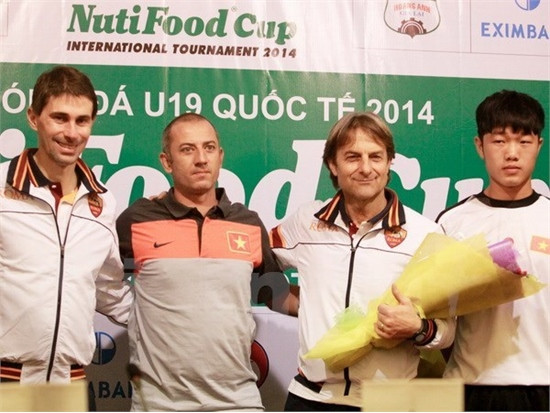 Thế hệ Công Phượng và "cuộc chiến" sống còn ngoài sân cỏ ảnh 2