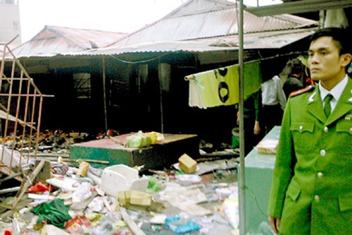 Gần 100 ki-ốt bị thiêu rụi vì hóa vàng mã ảnh 1