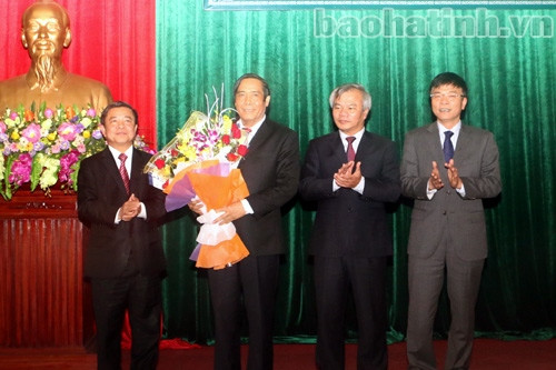 Hà Tĩnh công bố quyết định của Bộ Chính trị về công tác cán bộ ảnh 5