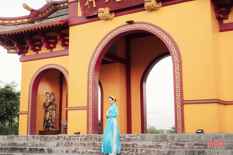 Thiếu nữ Hà Tĩnh tái hiện nét đẹp cổ phục triều Nguyễn