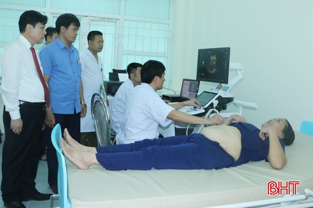 Khám, cấp thuốc miễn phí cho cựu TNXP và gia đình chính sách