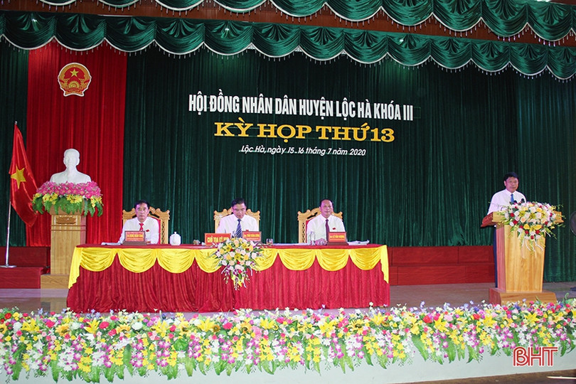 Hội đồng nhân dân huyện Lộc Hà xem xét, quyết định nhiều vấn đề quan trọng