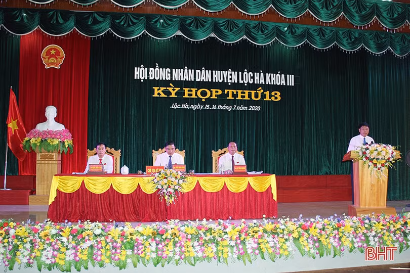 Hội đồng nhân dân huyện Lộc Hà xem xét, quyết định nhiều vấn đề quan trọng