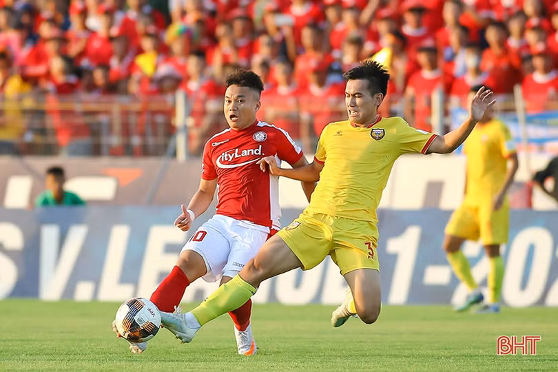 Chuyện chàng tiền vệ Hồng Lĩnh Hà Tĩnh “khóa chân” Công Phượng