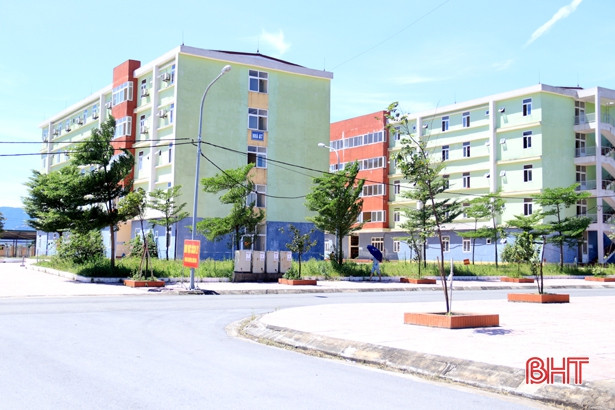Tổ chức cách ly tập trung lưu học sinh Lào nhập cảnh qua Cửa khẩu quốc tế Cầu Treo