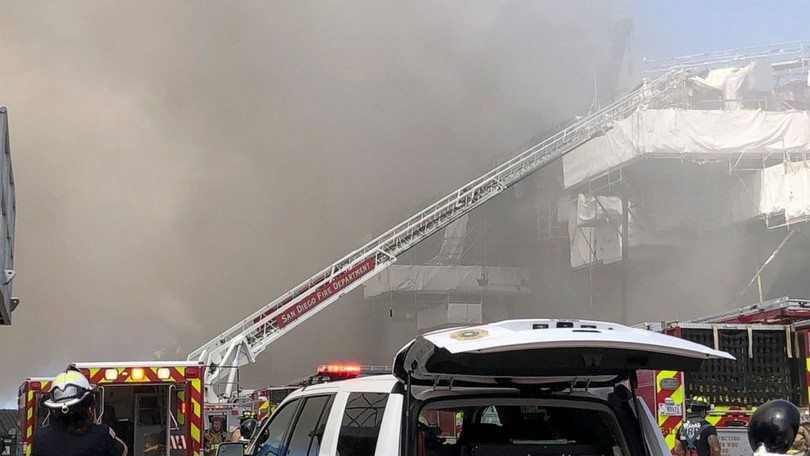 Hiện trường vụ cháy nổ trên tàu chiến Mỹ khiến ít nhất 21 người bị thương