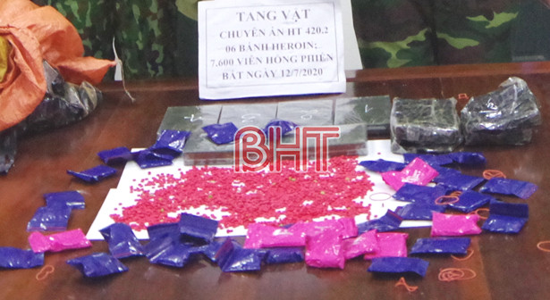 Đóng giả bộ đội, vận chuyển 6 bánh heroin và 7.600 viên ma túy qua cửa khẩu Hà Tĩnh