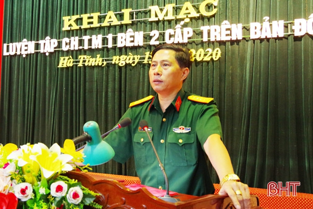 Bộ CHQS Hà Tĩnh luyện tập chỉ huy tham mưu 1 bên 2 cấp trên bản đồ