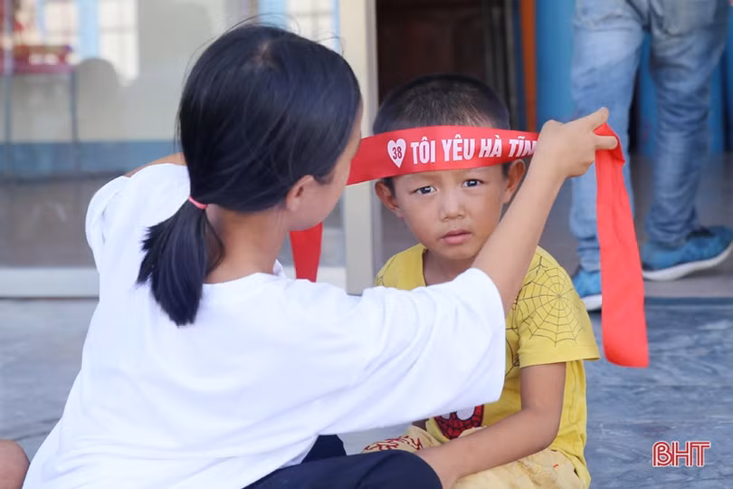 Sân vận động Hà Tĩnh “nóng” trước giờ khai cuộc gặp CLB TP. Hồ Chí Minh