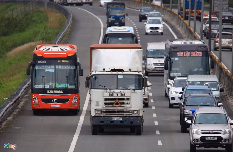 Xe đổi sang biển vàng có được giữ lại số?