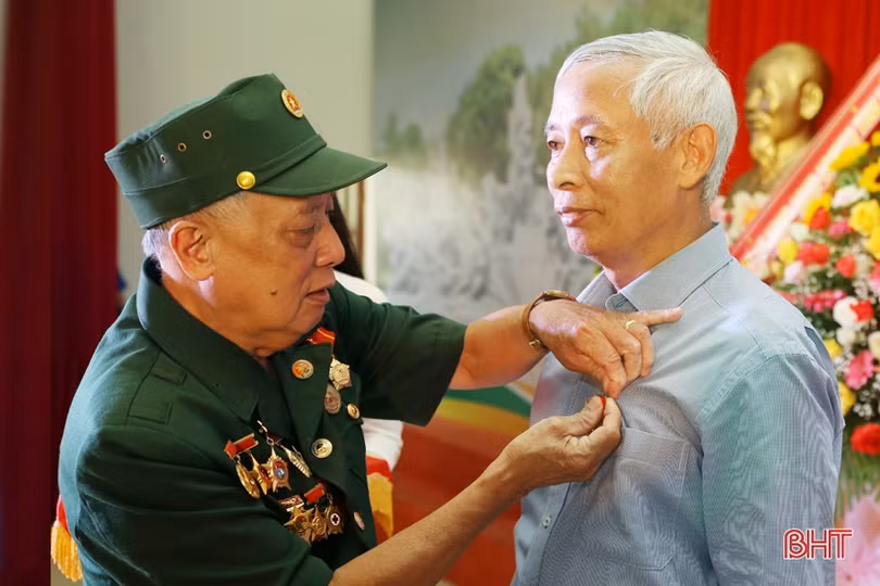 Cựu TNXP Hà Tĩnh phát huy truyền thống, giáo dục lý tưởng cách mạng cho thế hệ trẻ