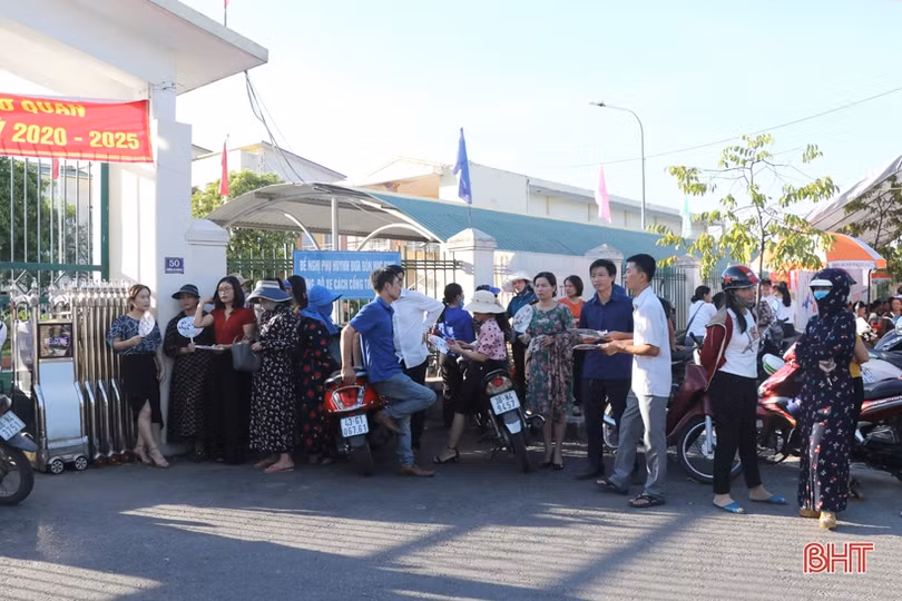 864 thí sinh so tài, giành 355 “tấm vé” vào THPT Chuyên Hà Tĩnh