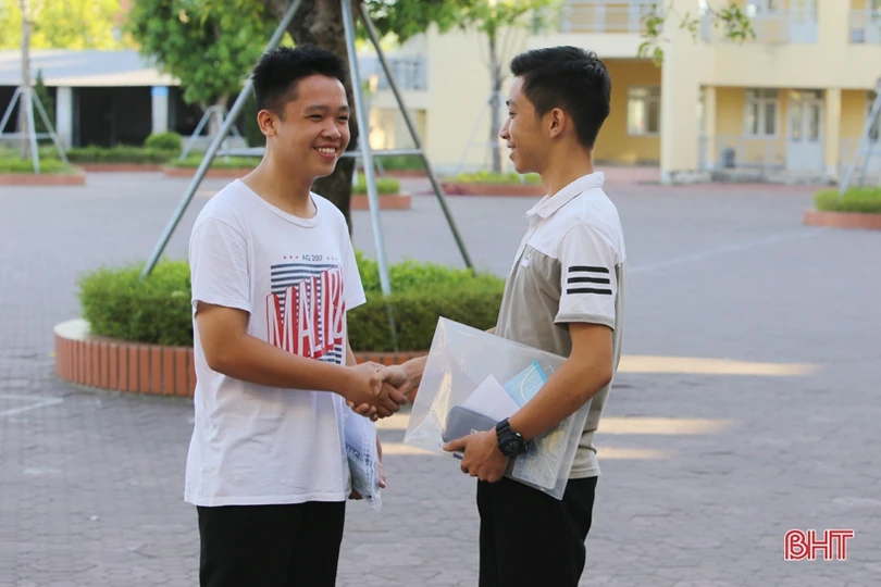 864 thí sinh so tài, giành 355 “tấm vé” vào THPT Chuyên Hà Tĩnh