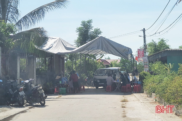 Hà Tĩnh: Nghi án con rể đâm mẹ vợ và 2 chị vợ thương vong