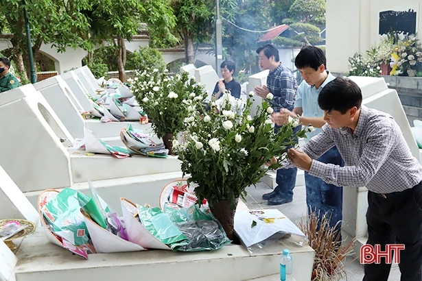 Tập đoàn Xăng dầu Việt Nam trao ủng hộ tôn tạo Khu di tích Ngã ba Đồng Lộc